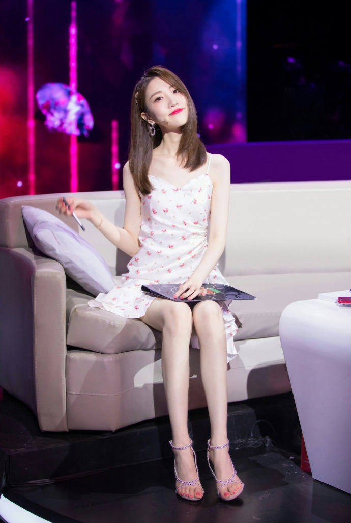 曹县汉服火出圈背后：电商经济、青年返{乡与}营商环境改善