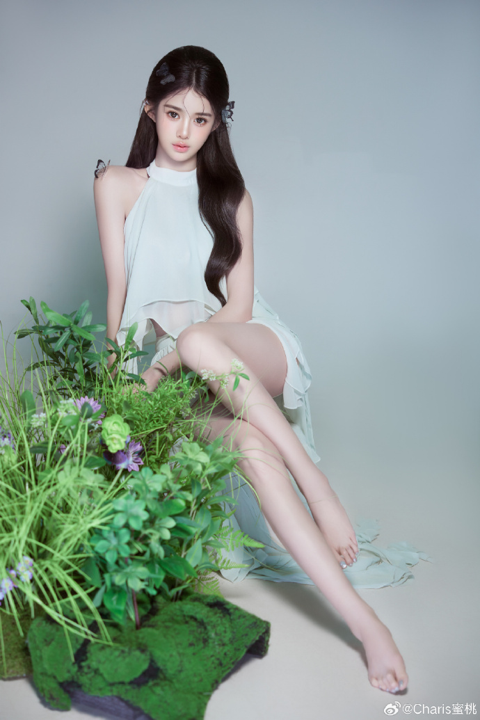 『40』岁当县长的靳东(受贿细)节：100万现金藏床底