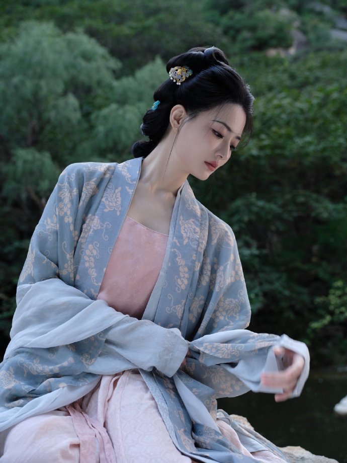 泽连斯基最新军『事部』署，英美媒体都发现不对了==今日热议