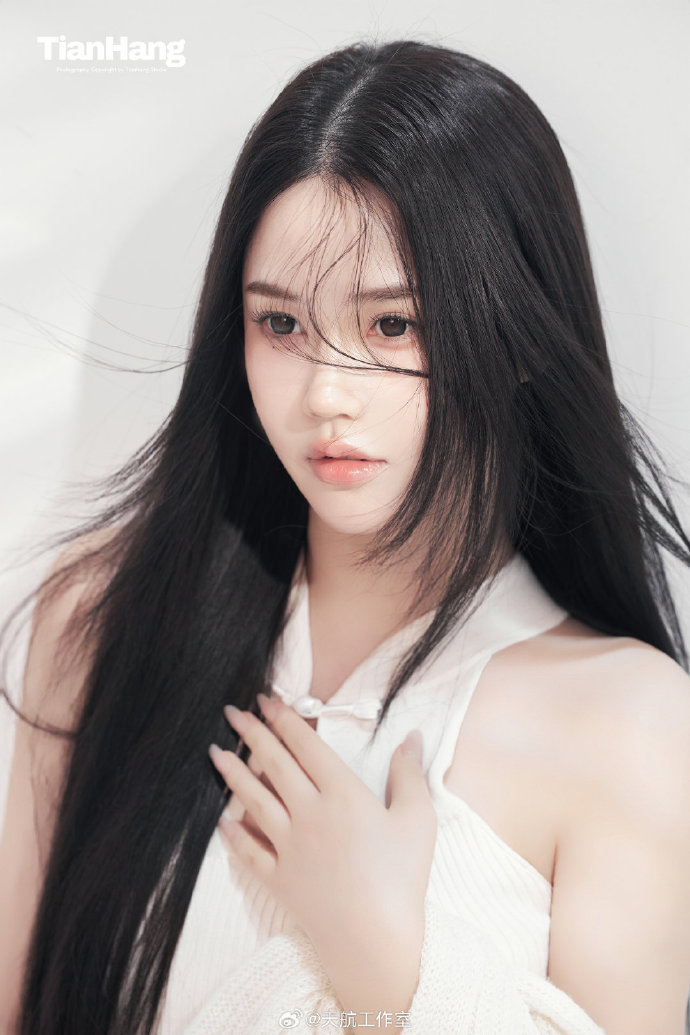 旅美大「熊猫」洋洋口吐白沫、饿得啃墙皮？成都基地回应