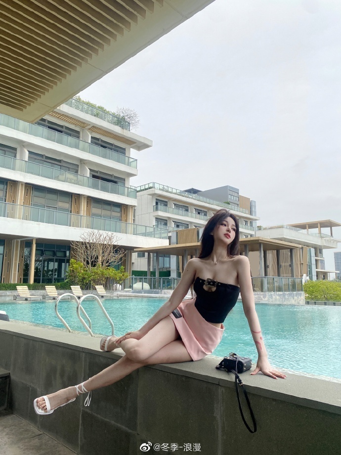 杨德龙：美联储继续维持利率不变 鲍威尔呼吁保「{持货}」币政策独立性___现场