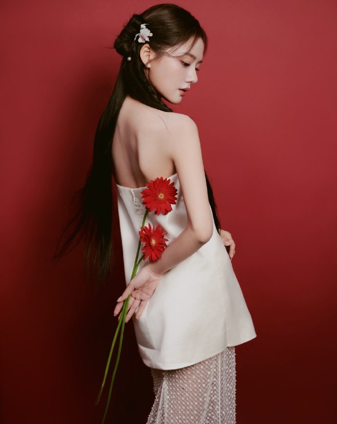 现场_春晚带火机器人，这个春节多地景{区机}器人“很忙”