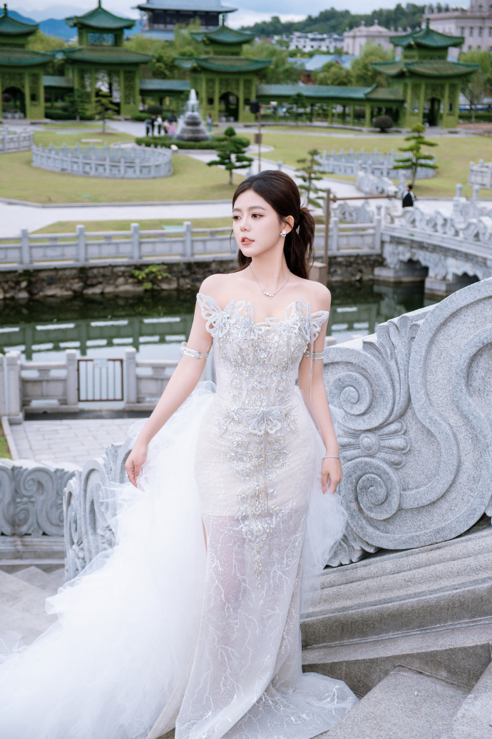 台飞行员“『(宁赔』3)00万也要走！”