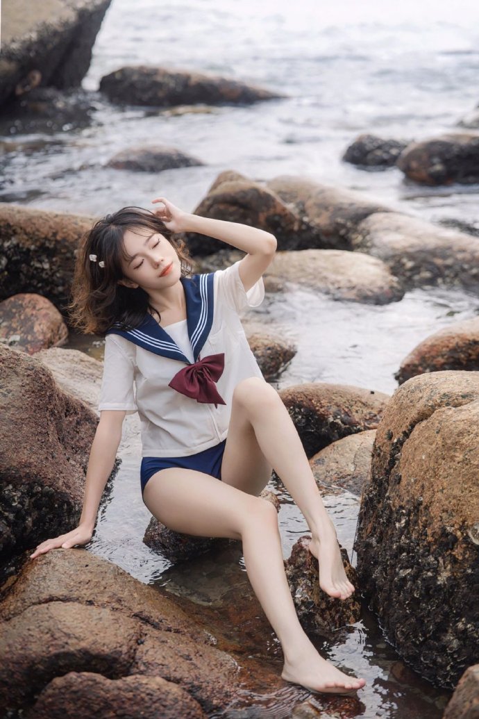 【国务院】任命华春莹为外交部副部长