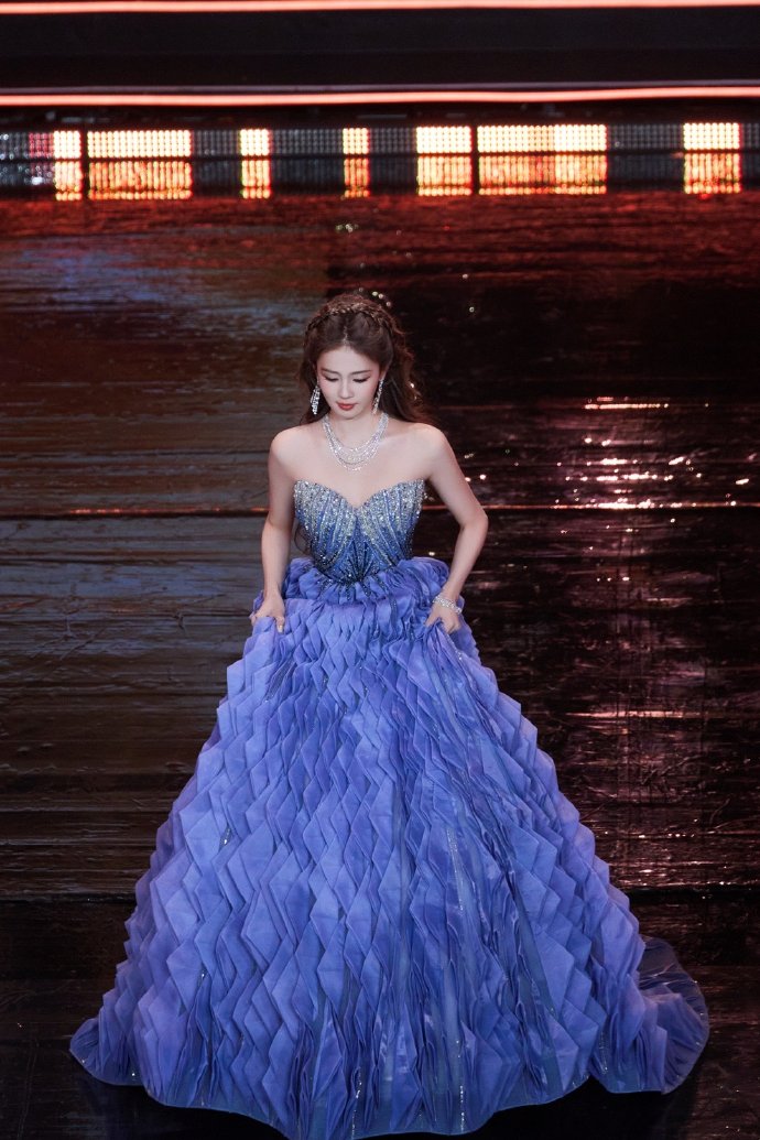 境外间谍{机构}威胁恐吓国内专家强迫“合作” (国家安)全机关提示报道