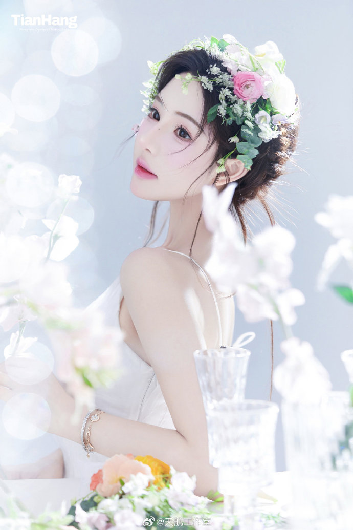 14岁女儿发现爸爸手机里出轨录音，妈妈追查出丈夫给情人转账25『万，起』诉返还