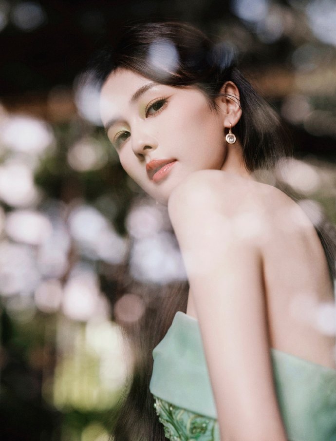 一降再降，消费贷、房贷利率卷进“2字{头”}