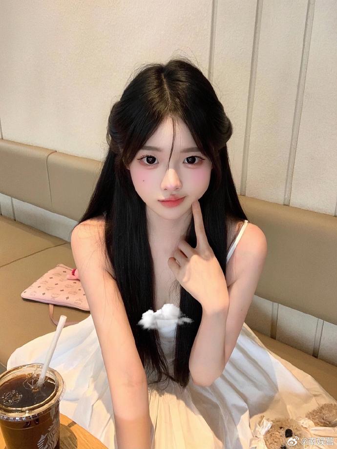 【国务院】任命华春莹为外交部副部长