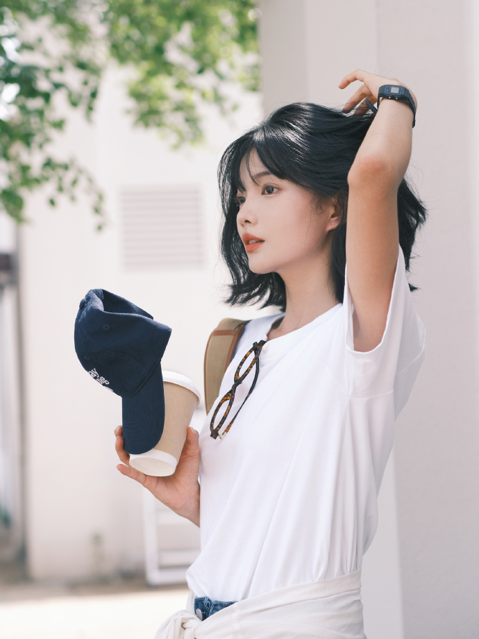 后续影迷评(《流浪)地球2》：特[效酷炫] 情节感人